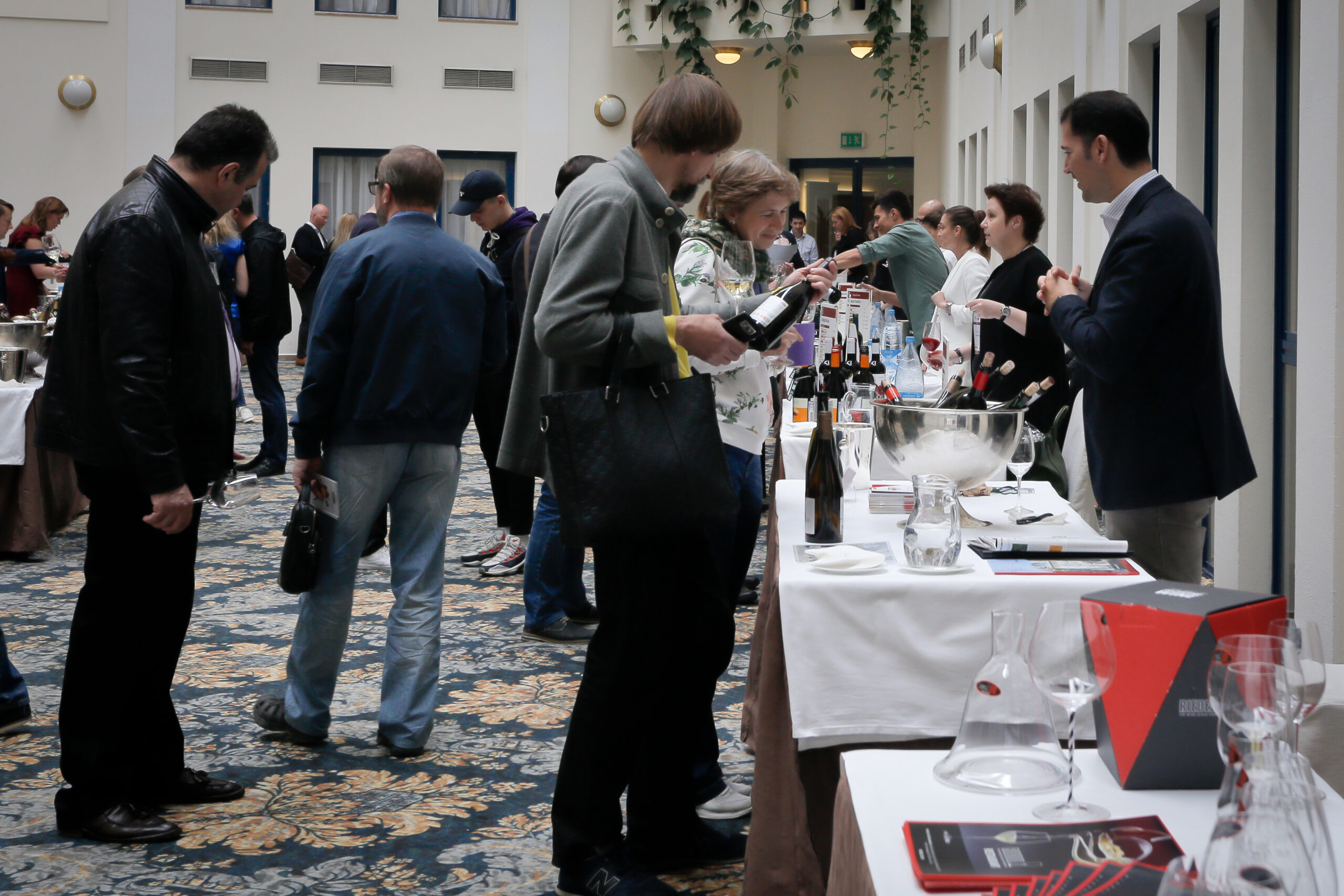 Amprius Lagar en V Salón Selección MOSCÚ