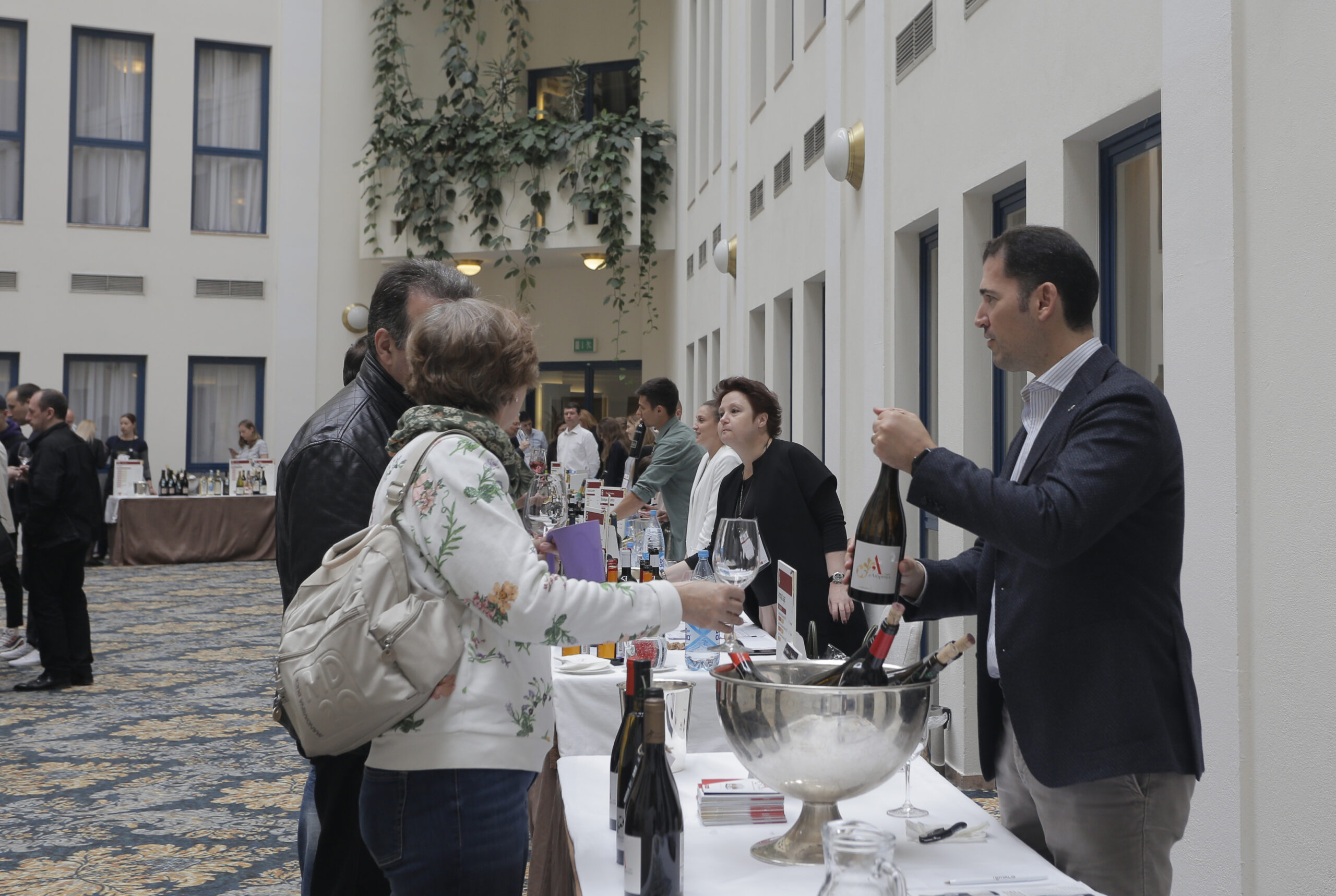 Amprius Lagar en V Salón Selección MOSCÚ